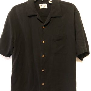 Men’s med Black silk shirt.